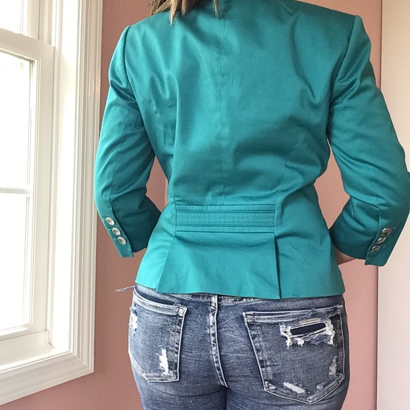 Gorgeous Jacket - Picture 2 of 3